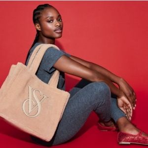 Victoria's secret plush tote NWT